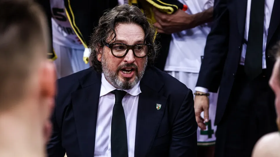 Andrea Trinchieri, ex allenatore di Cantù Andrea Trinchieri, ex allenatore di Cantù