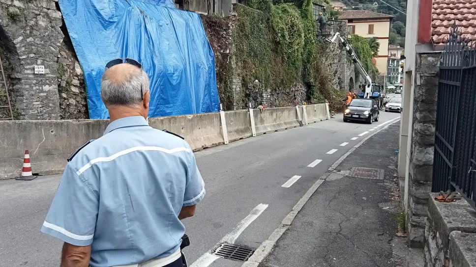 Gli interventi ad Argegno dopo la frana dei giorni scorsi Gli interventi ad Argegno dopo la frana dei giorni scorsi