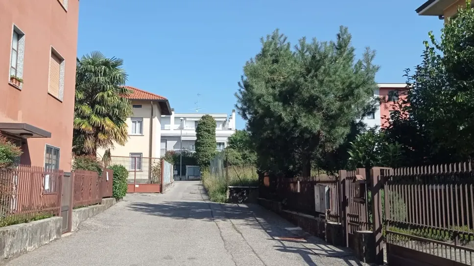 Via Abruzzo a Cascina Amata, la zona presa di mira dai ladri