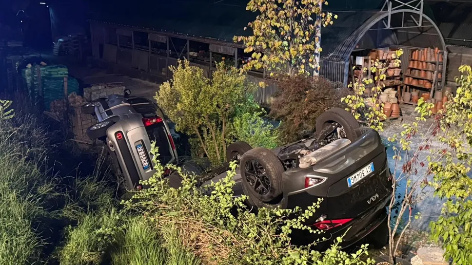Le auto finite nella scarpata (Bartesaghi) Le auto finite nella scarpata (Bartesaghi)