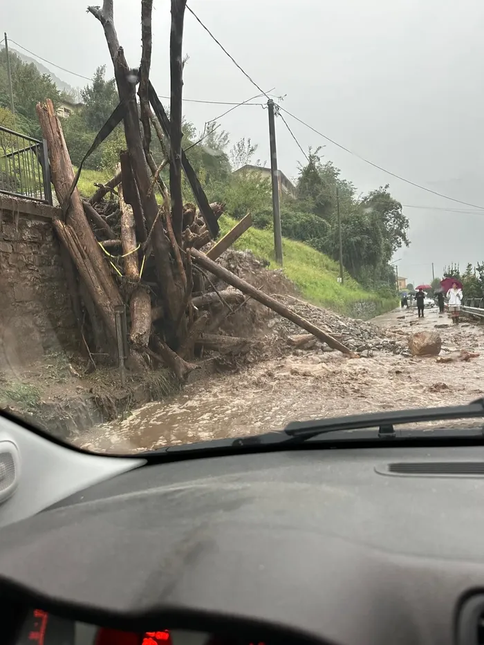 LEZZENO - Statale Lariana chiusa anche a Lezzeno