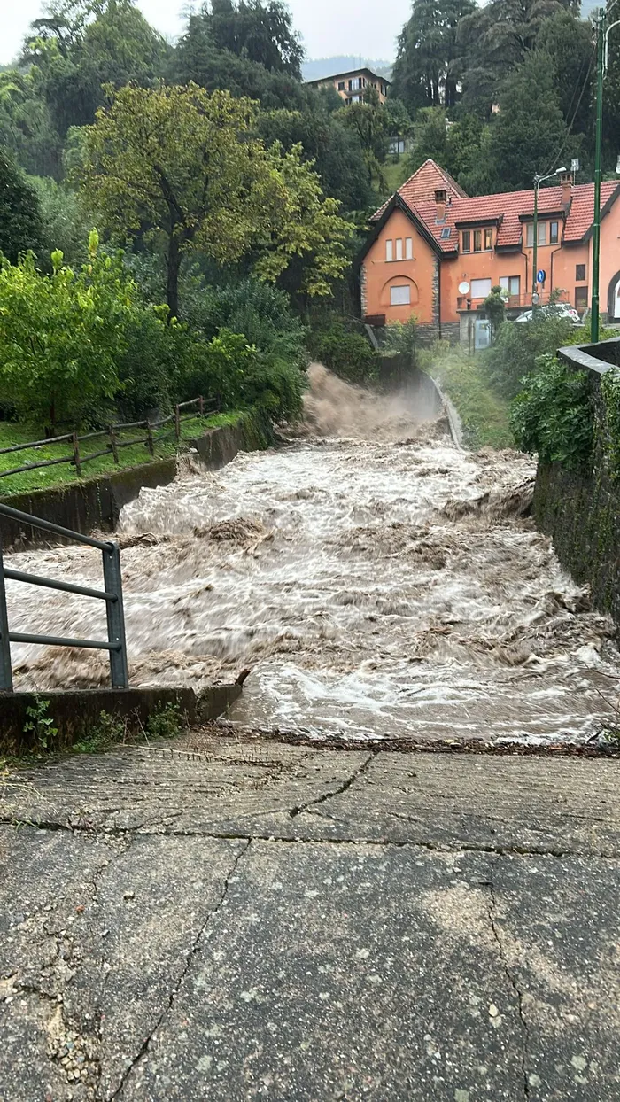CERNOBBIO - cascata del torrrente Greggio in via Libertà
