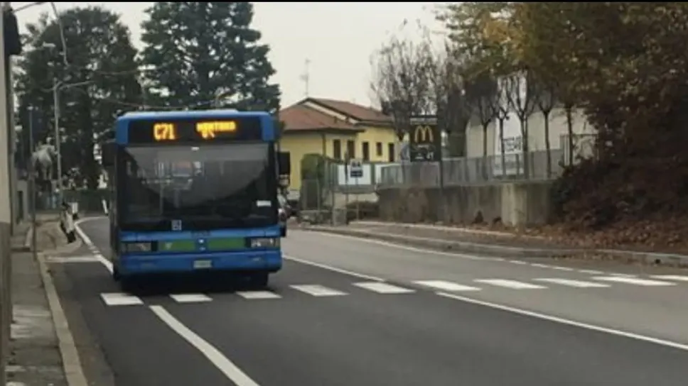 Proteste a Villa Guardia per il bus degli studenti