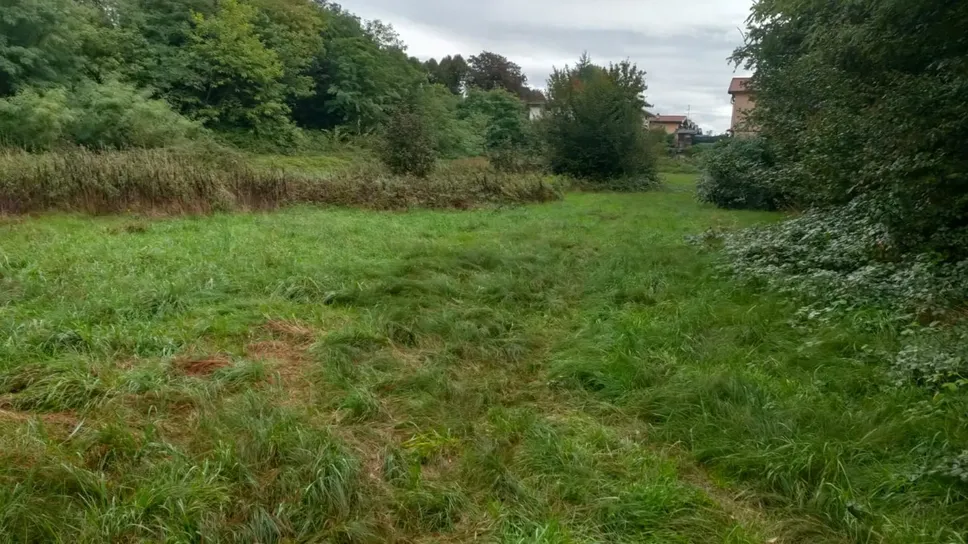 L’area tra il Colle della Mulfetta e via Garibaldi in cui sorgeranno una decina di villette L’area tra il Colle della Mulfetta e via Garibaldi in cui sorgeranno una decina di villette