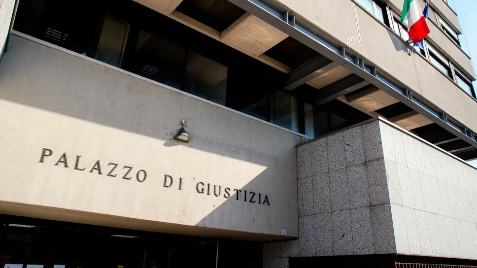 Non solo la condanna, ma anche l’ipotesi di astenersi dalle udienze
