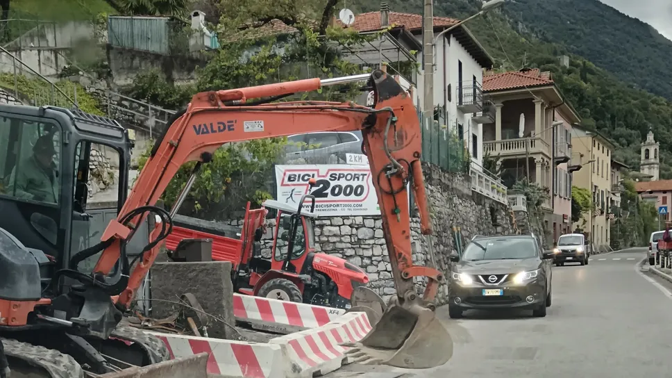 I lavori di messa in sicurezza a Sala Comacina, lungo la Regina