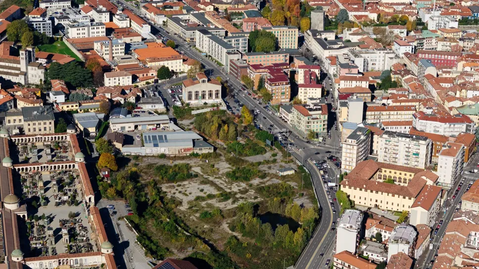 L’area Ticosa resta uno dei più importanti nodi urbanistici irrisolti della città. Ormai si cerca una soluzione da quarant’anni