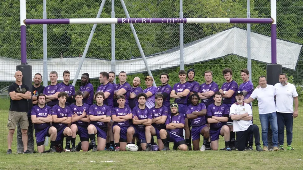 Il gruppo del Rugby Como al primo allenamento Il gruppo del Rugby Como al primo allenamento