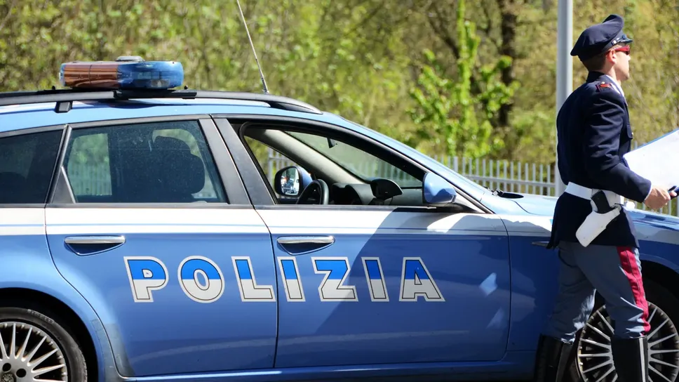 L’uomo non si era fermato all’alt della polizia stradale