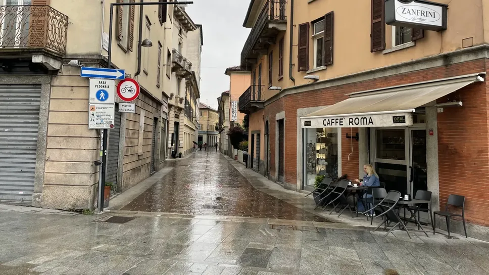 Via Matteotti, finora l’unica vera strada senza veicoli della città Via Matteotti, finora l’unica vera strada senza veicoli della città