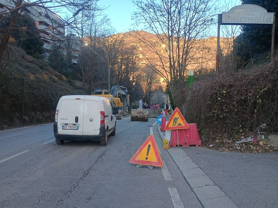 I lavori in corso in via Carso potrebbero durare mesi: sarà garantito il transito a senso unico alternato