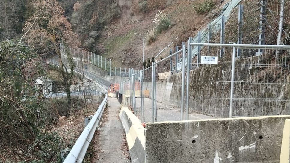 I lavori sulla strada interessata dalla frana procedono a rilento