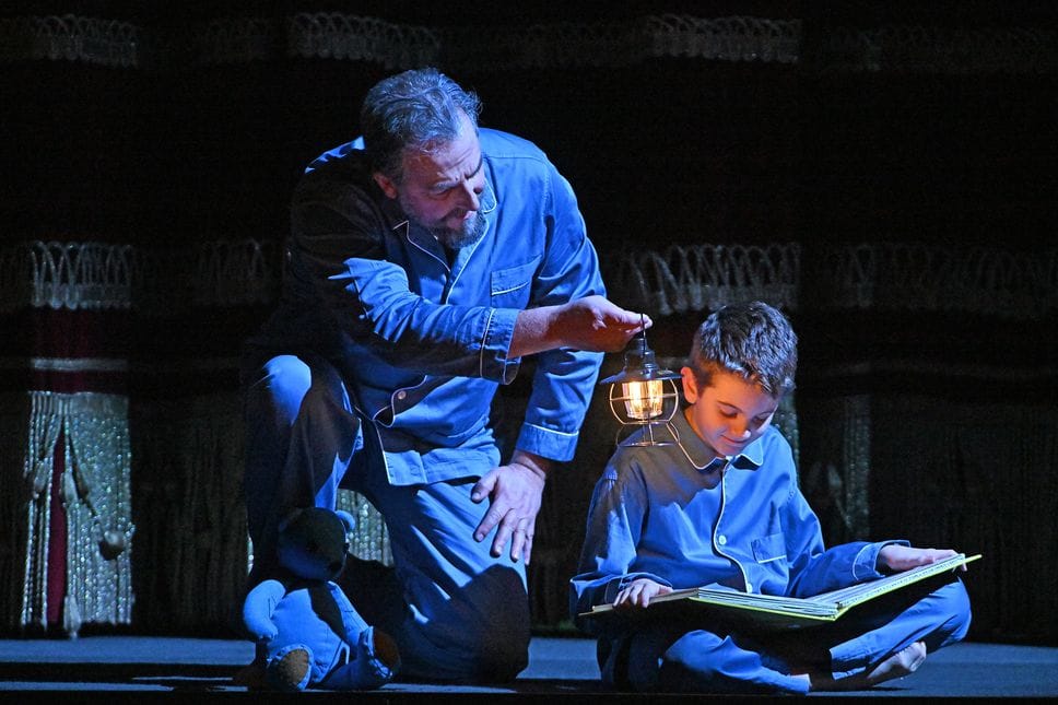 Il confine tra sogno e realtà, tra vita e morte è labile tanto quanto quello tra infanzia e vecchiaia