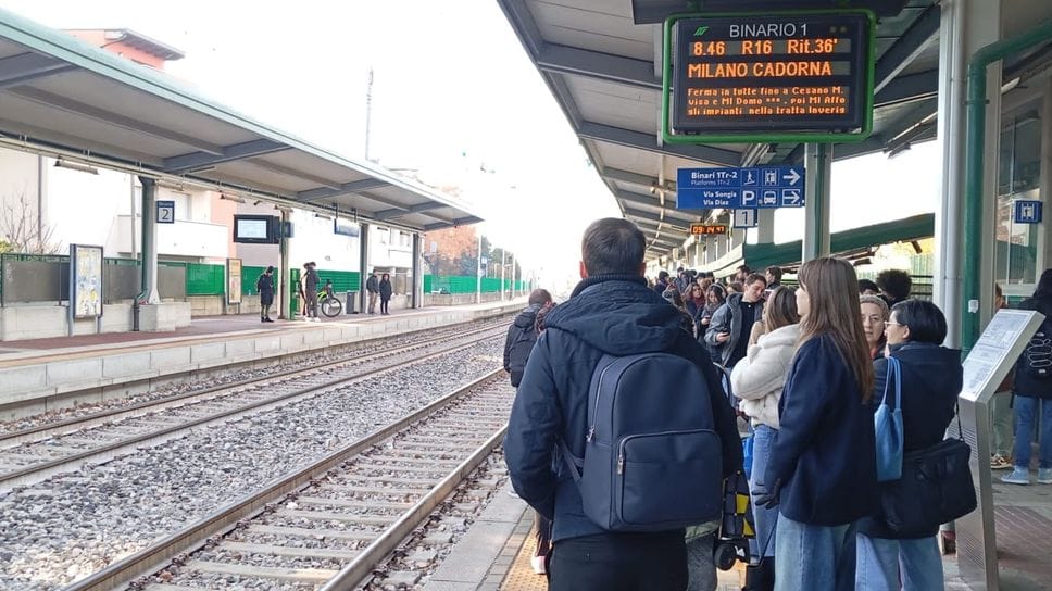 Momenti di tensione alla stazione ferroviaria di Arosio