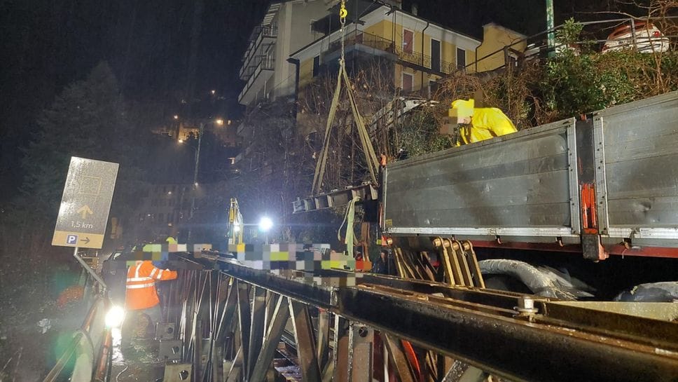 La rimozione del ponte Bailey