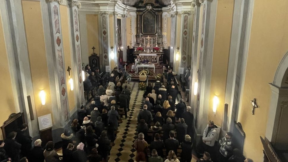 La chiesa di Civello era gremita