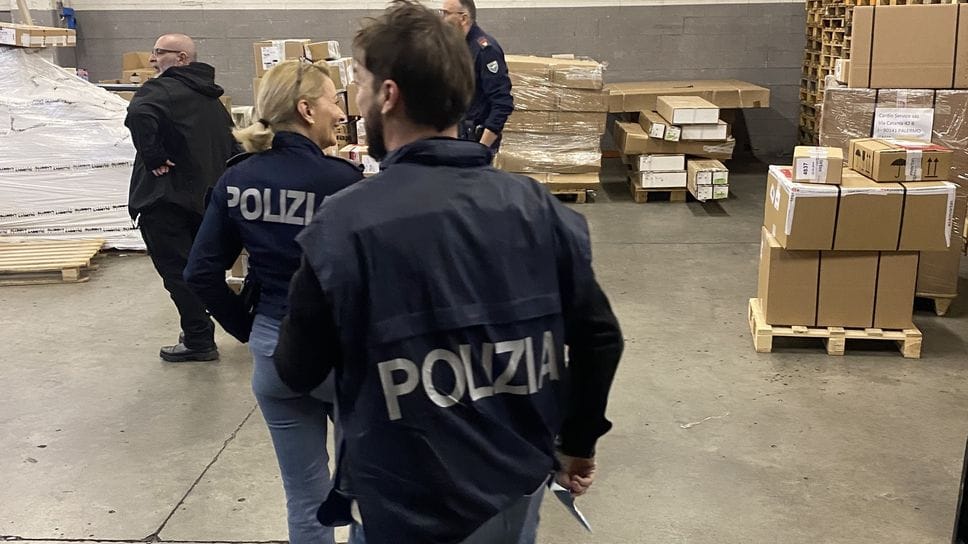 Il blitz della Polizia contro la banda di criminali