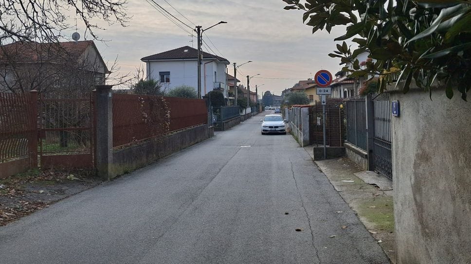 Via Guglielmetti a Mozzate, dove i ladri sono stati messi in fuga