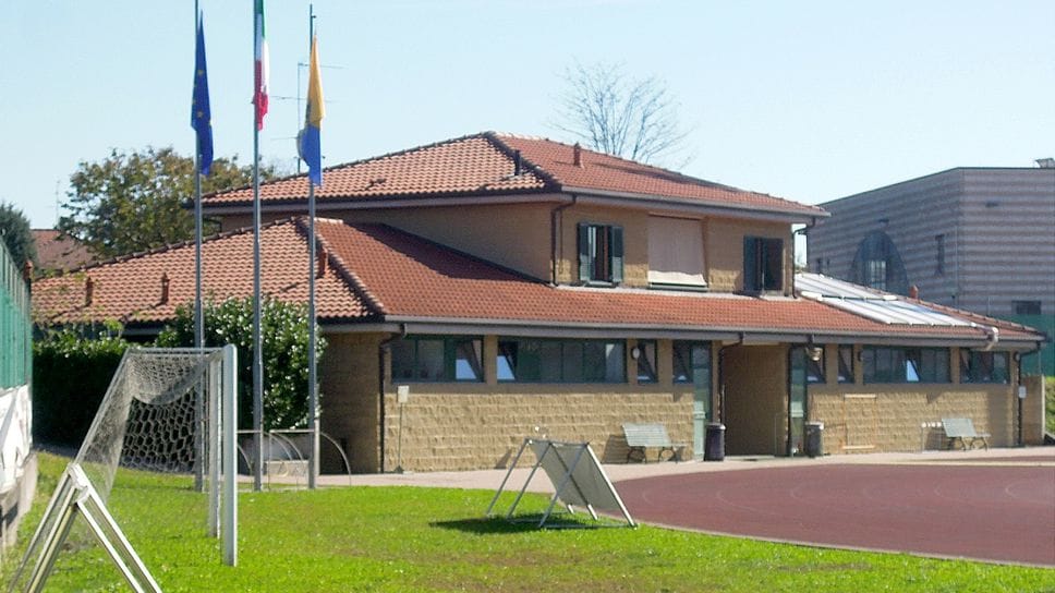Gli spogliatoi del centro sportivo di via Santa Caterina