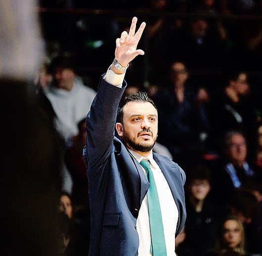 Nicola Brienza chiama uno schema