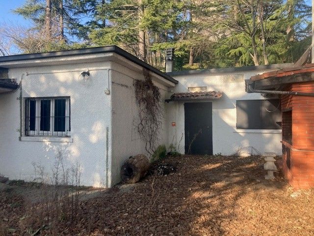 La baita, punto di riferimento per molti escursionisti locali, è chiusa da ormai due anni e mezzo