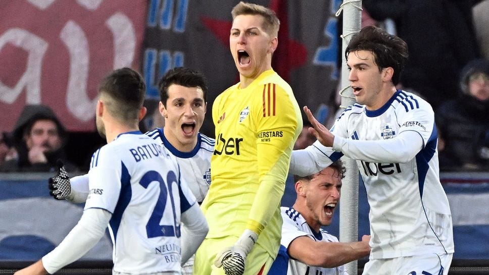 La gioia di Butez dopo il rigore parato