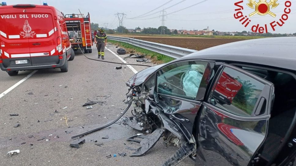 Scontro a Rovellasca: due feriti