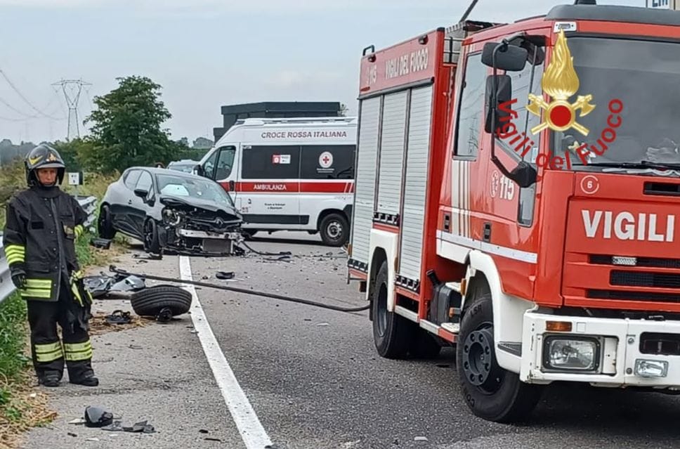 Scontro a Rovellasca: due feriti