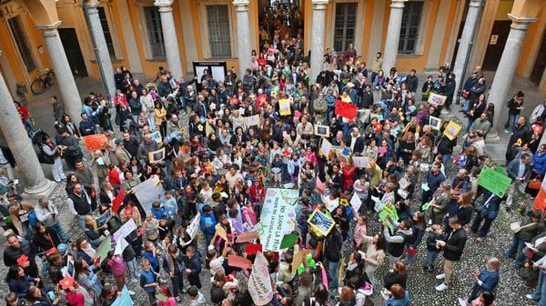 «Serve dialogo» La protesta dei genitori