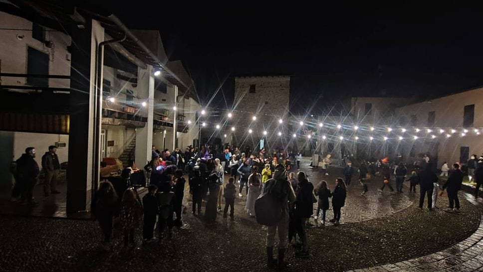 Ad Halloween il centro di Cucciago si traveste