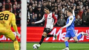 Domani c’è il Feyenoord: è primo in classifica e sembra un po’ il Como