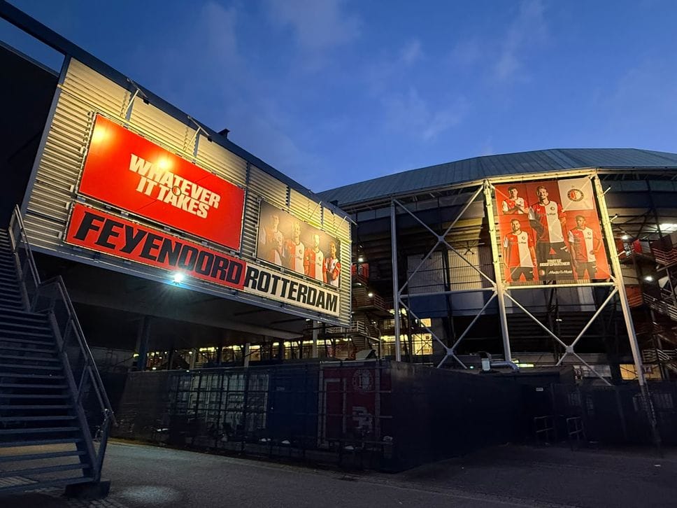 L’attesa sta per finire: tra poche ore la prima storica trasferta europea del Como in casa del Feyenoord. Foto e video