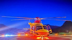 Scontro ad Oltrona San Mamette: motociclista elitrasportato in codice rosso