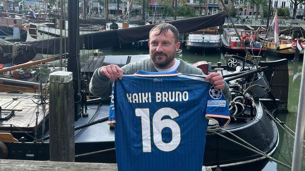 Racconti da Rotterdam: «Noi sempre con voi». Cantano e applaudono i 1.200 tifosi comaschi