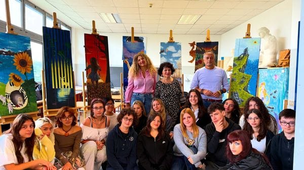 Lomazzo, quadri di pace realizzati dagli studenti del Menotti 