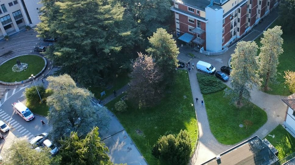 Ospedale di Erba, la fuga dei medici: «Pagati meno del pubblico»