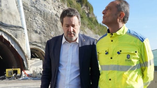 Salvini sulla variante: «Avanti 5 metri al giorno. Il passo è quello giusto»  