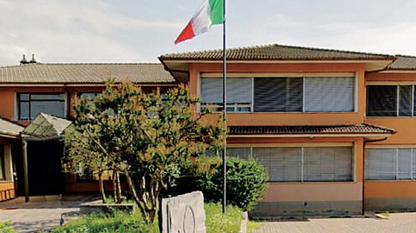Niente mensa a scuola, ma pasti da casa. Il sindaco dice no: «Pericoloso»