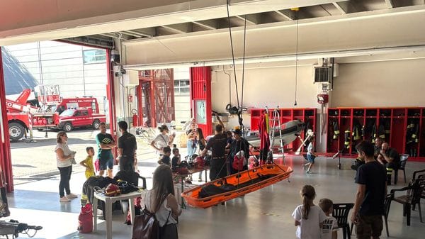 “Caserma aperta” a Erba: tanti visitatori dai vigili del fuoco 