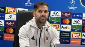 Fabregas prima di Como-Manchester: «Rodriguez infortunato, Chalobah out almeno quattro gare»