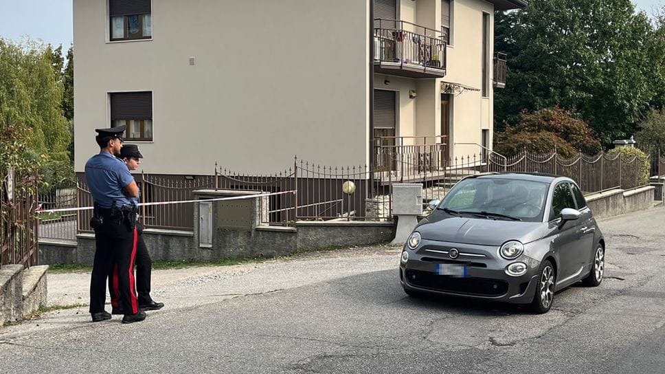 Arosio, tenta l’estorsione con video intimo: 22enne arrestato
