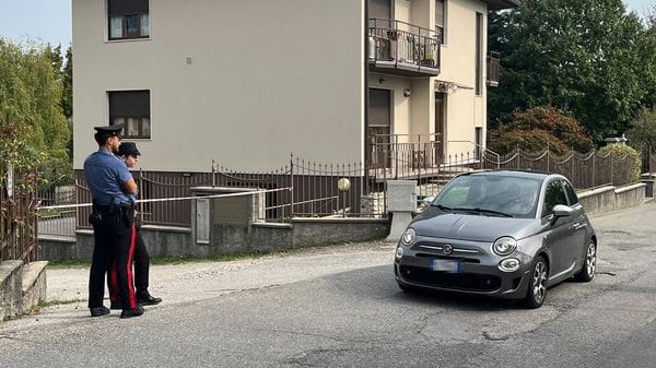 Arosio, tenta l’estorsione con video intimo: 22enne arrestato