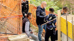 Morti per monossido nella baracca in cantiere. «L’allarme? Ignorato»