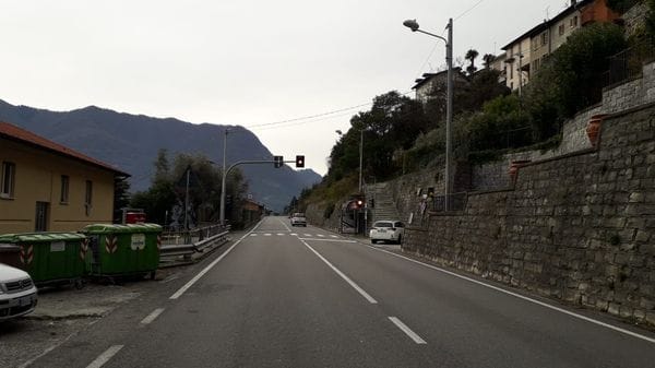 Troppi incidenti sulla Regina. “T-red” al semaforo del Ticèe