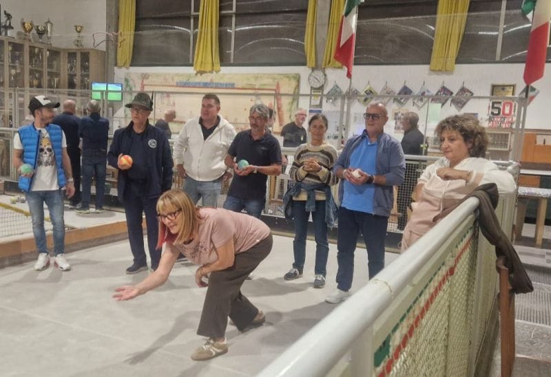 A Cabiate il torneo di bocce si tinge di rosa: 11 donne in gara tra gli 80 partecipanti