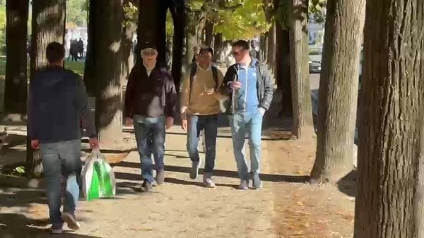 I tifosi vanno verso il Sinigaglia per Como-Sassuolo