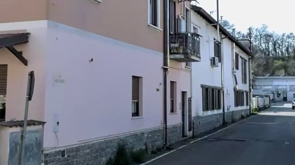 Tentato omicidio a Cabiate: figlio accoltella il padre al collo