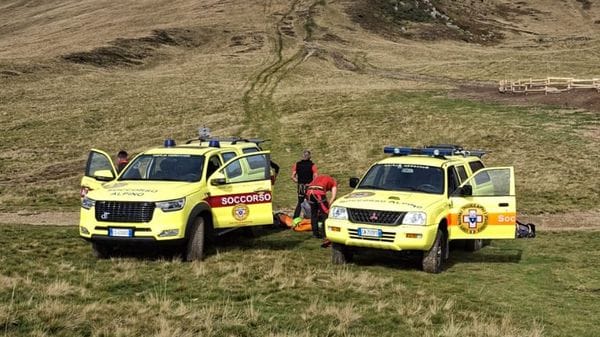 Perde l’orientamento nel bosco dopo l’escursione: diciannovenne soccorsa a Corrido
