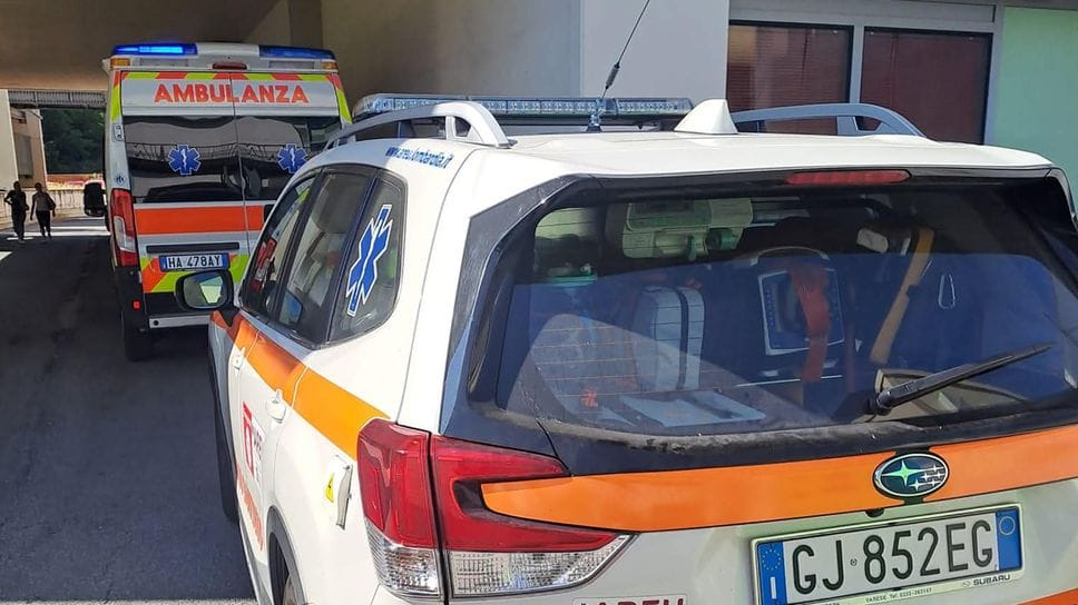 Tragedia sulla ex statale 35 a Cermenate: muore colto da malore alla guida, è riuscito ad accostare e salvare gli altri 