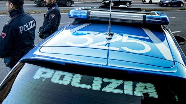 “Adescato” da una quindicenne, viene poi aggredito e derubato